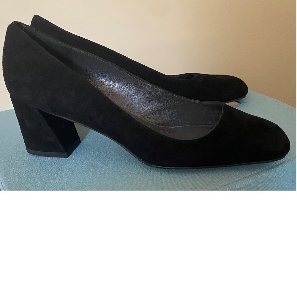 Stuart Weitzman sz 8 classic black suede pump